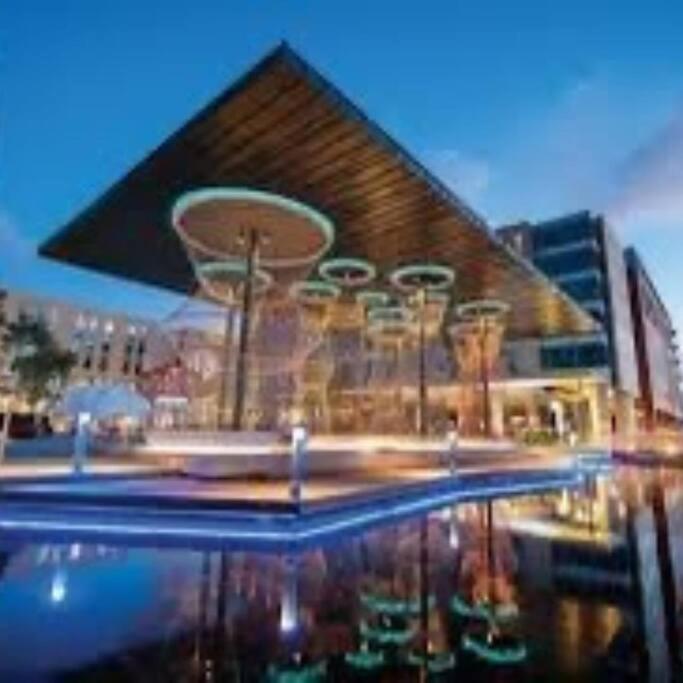 Luxury Two Bed - Crystal Towers - Spectacular Views Apartment *