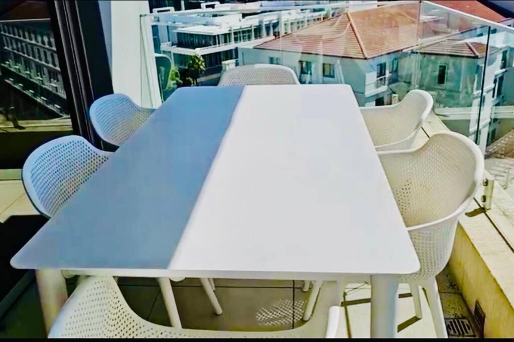 Luxury Two Bed - Crystal Towers - Spectacular Views * Cape Town