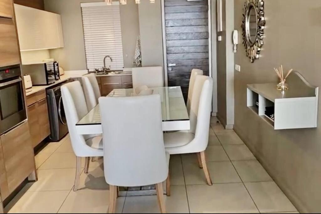 Apartment Luxury Two Bed - Crystal Towers - Spectacular Views *