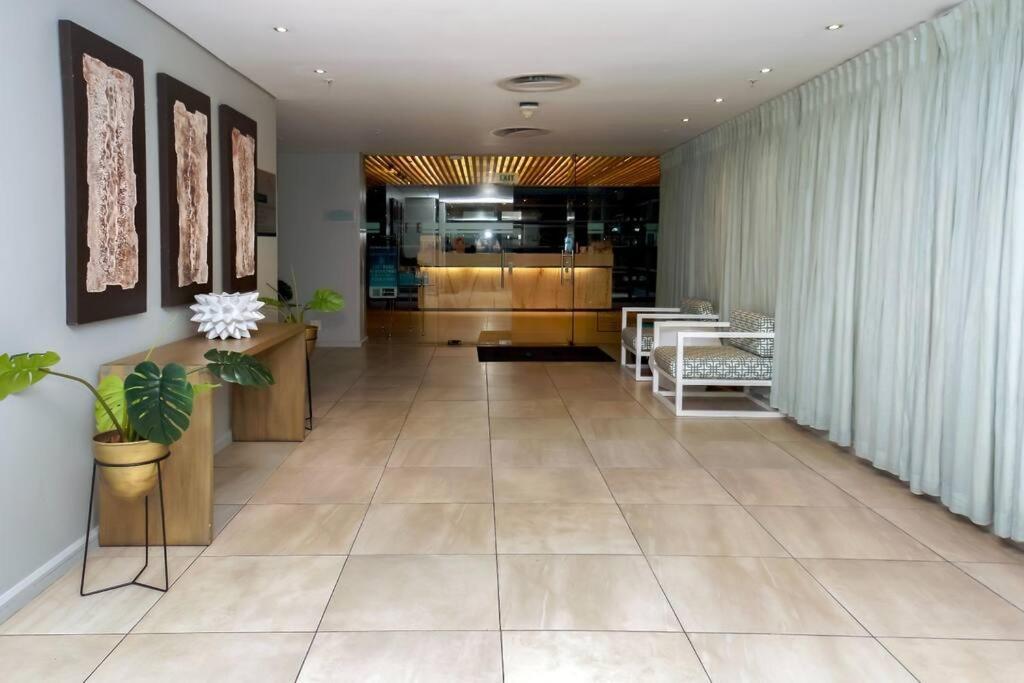 Luxury Two Bed - Crystal Towers - Spectacular Views Cape Town